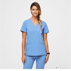 Figs Casma Three-Pocket Scrub Top ceil blue size small.